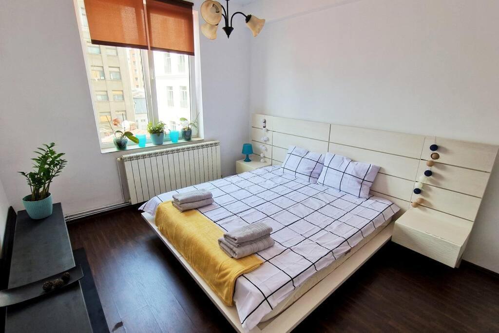 Apartamento Bucharest Old Town Cozy Crib Exterior foto