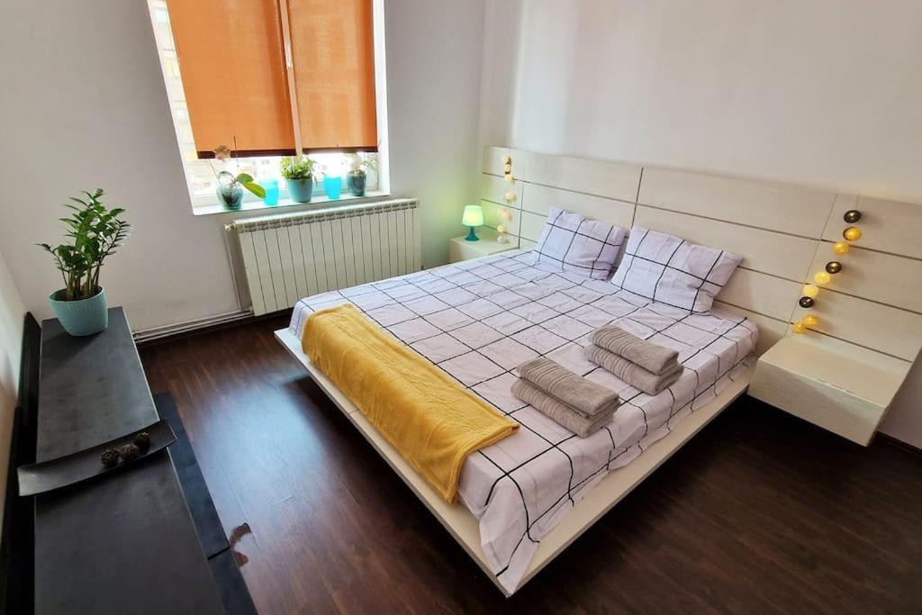 Apartamento Bucharest Old Town Cozy Crib Exterior foto